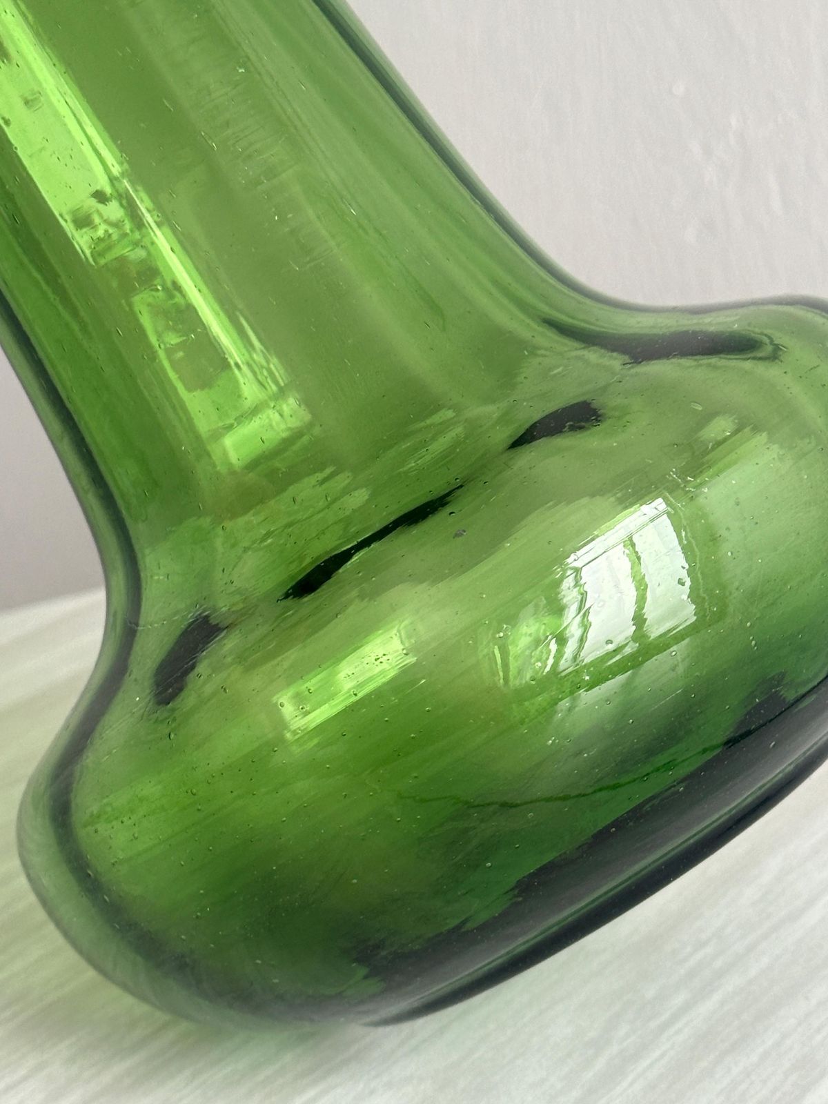 Pichet d'époque en verre soufflé vert translucide, décoration en métal, carafe d'époque, cadeau artistique, art de la table photo buy