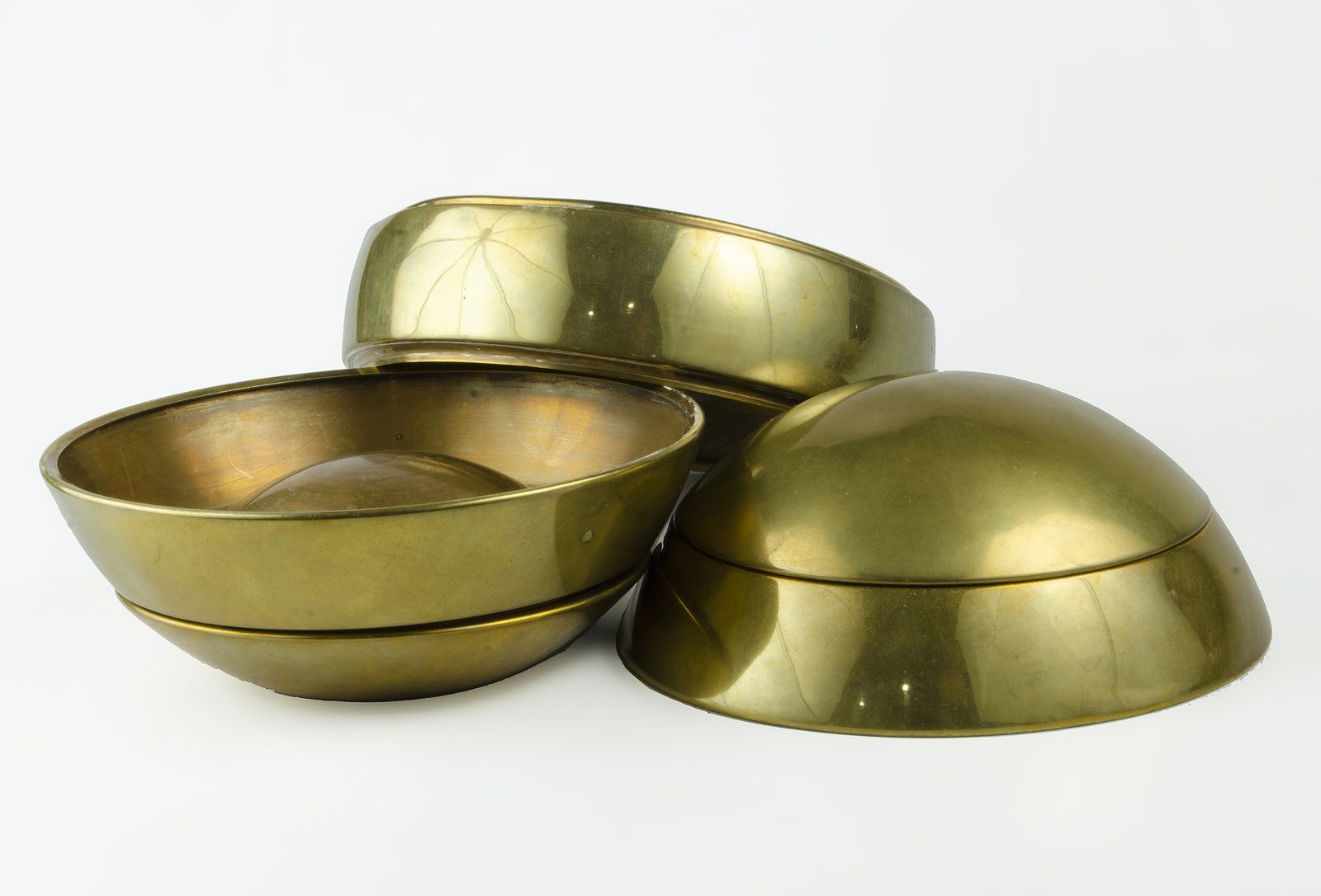 1970s Polished Brass 5 Piece Sphere/Orb Of Stacked Bowls/Ashtrays By Tommaso Barbi, Italy photo 1200.0
