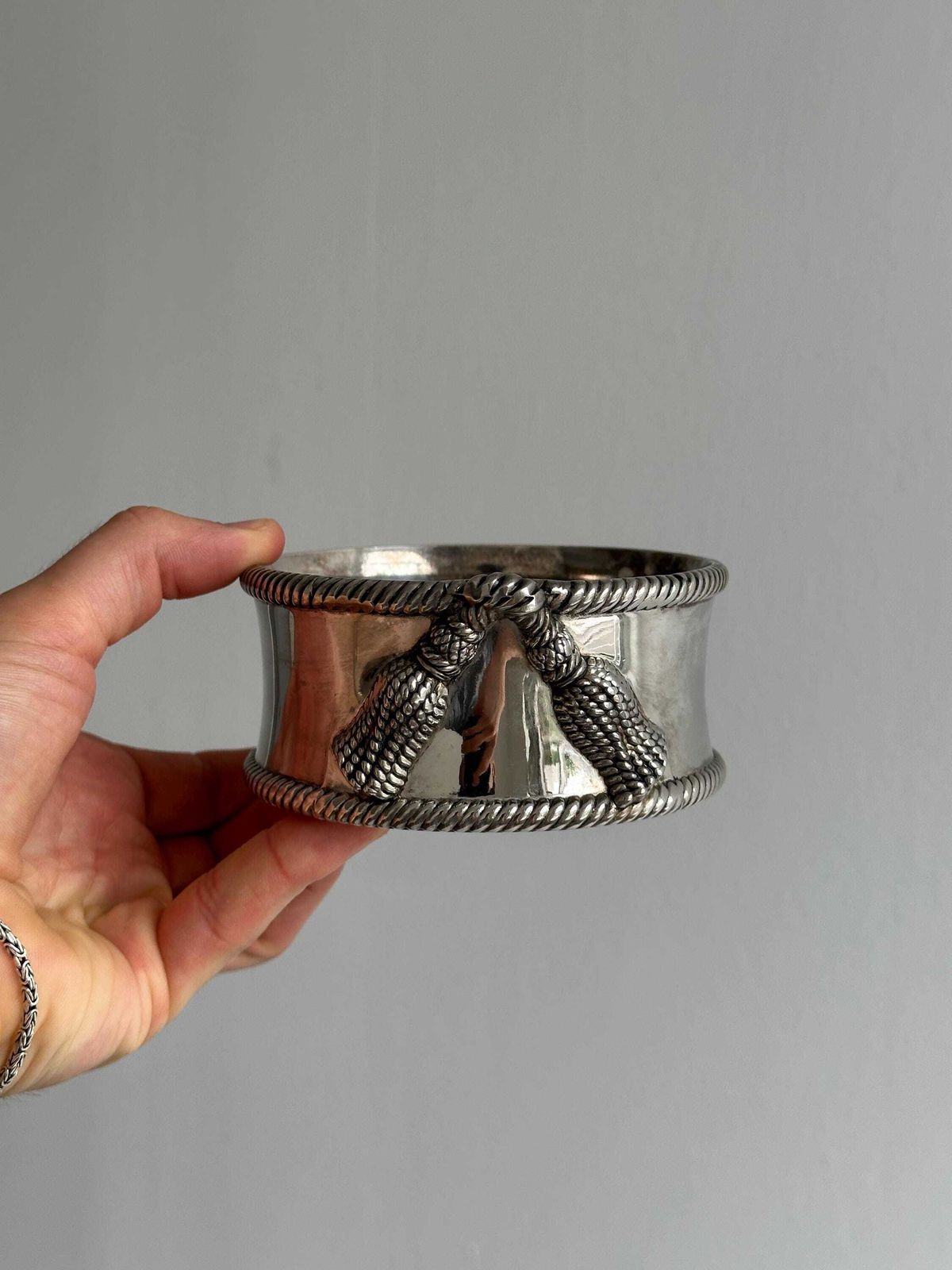 Antique Silver Metal Bottle Holder, Chic Decor With Sculpted Knot, Refined Tableware, Elegant Vintage Object, Stylish Gift photo Home Decor