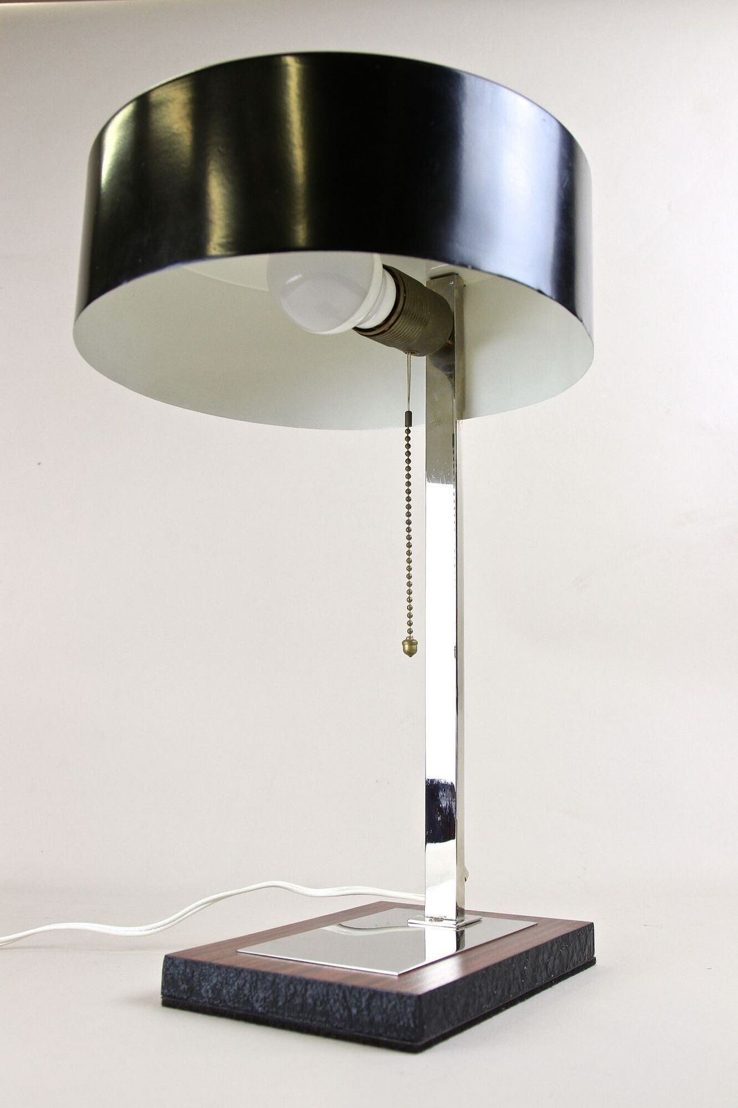 photo vintage 20th Century Chromed Lamp With Black Metal Lamp Shade, At Circa 1950