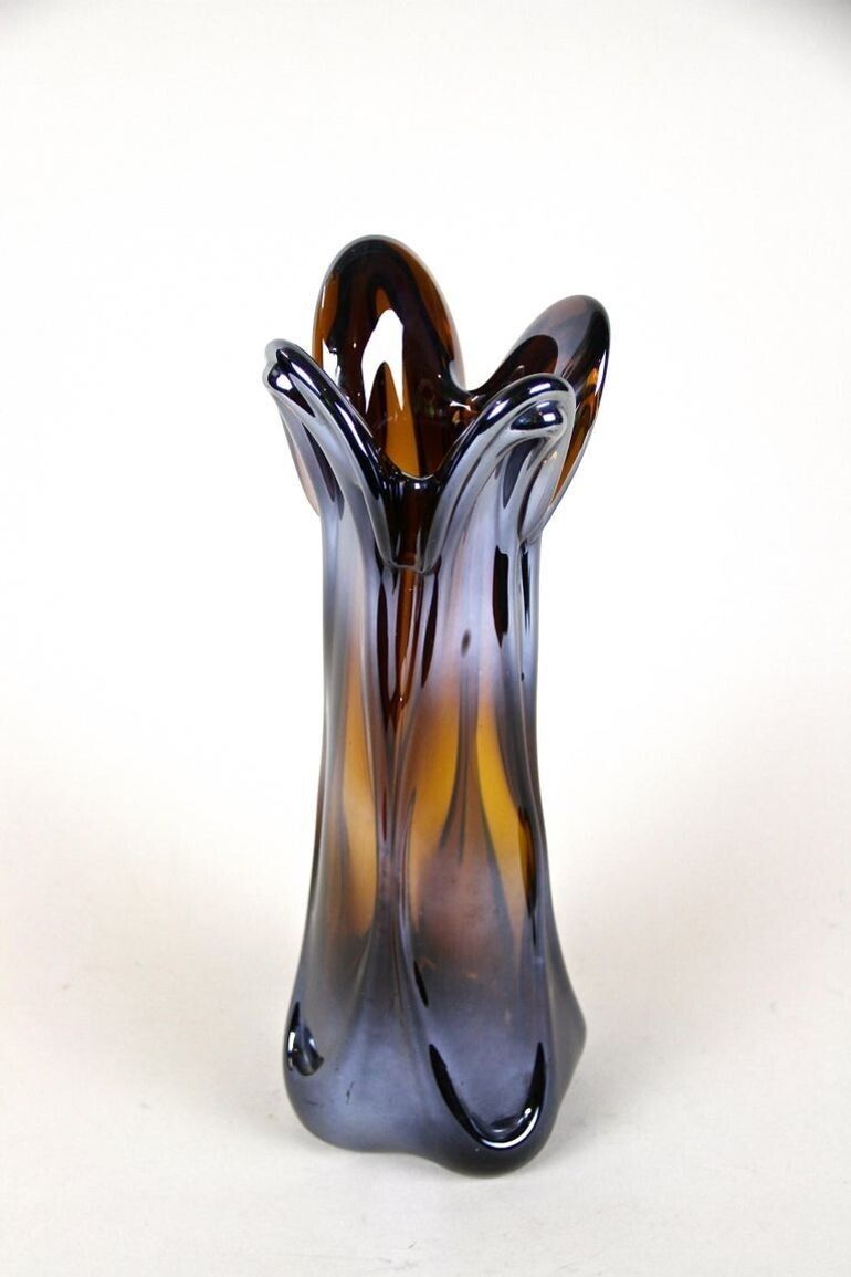 photo for sale 20th Century Murano Glass Vase With Iridiscent Chrome Effect, It Circa 1970