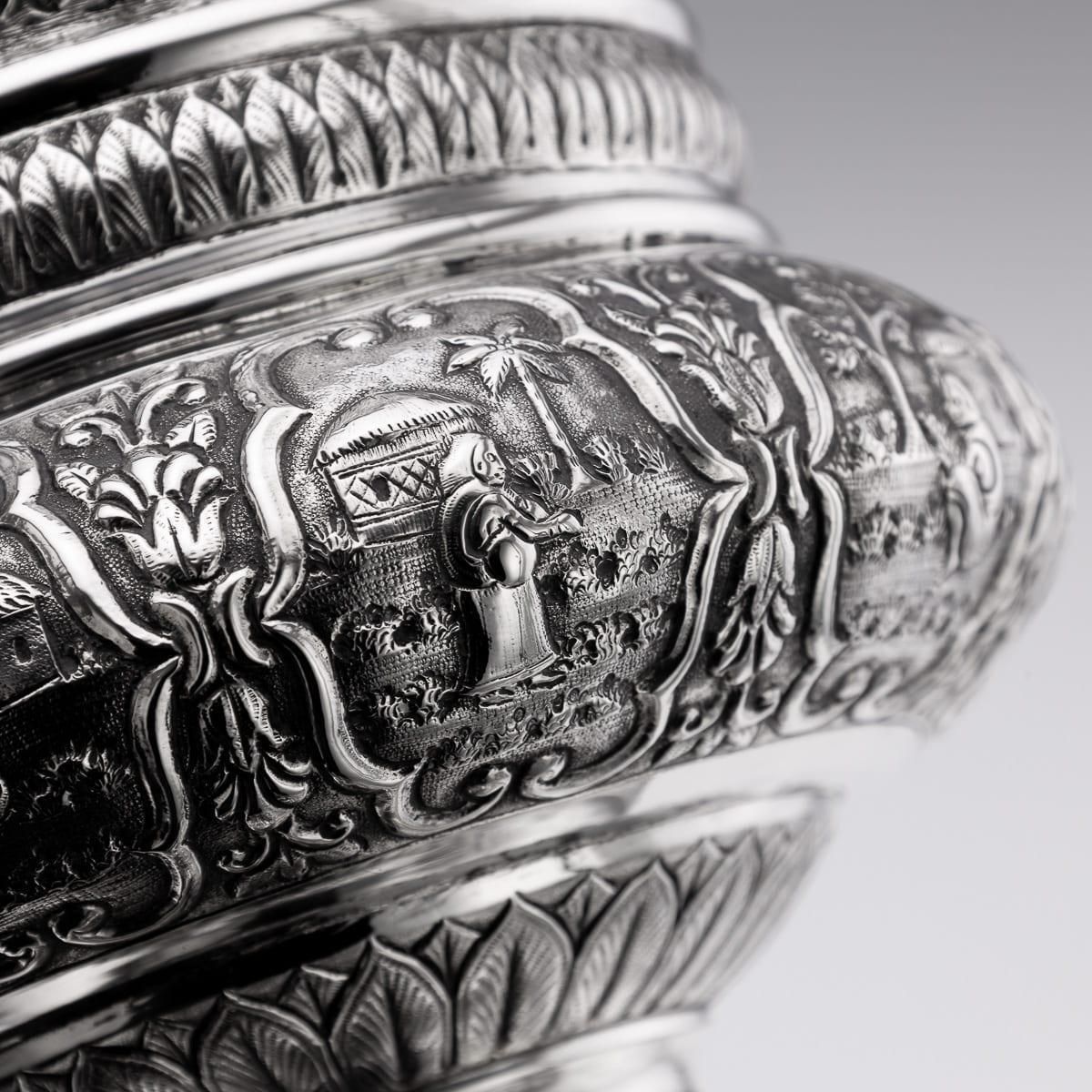 photo vintage Antique 20thc Indian (Calcutta) Solid Silver Repoussé Vase, Dass & Dutt C.1900