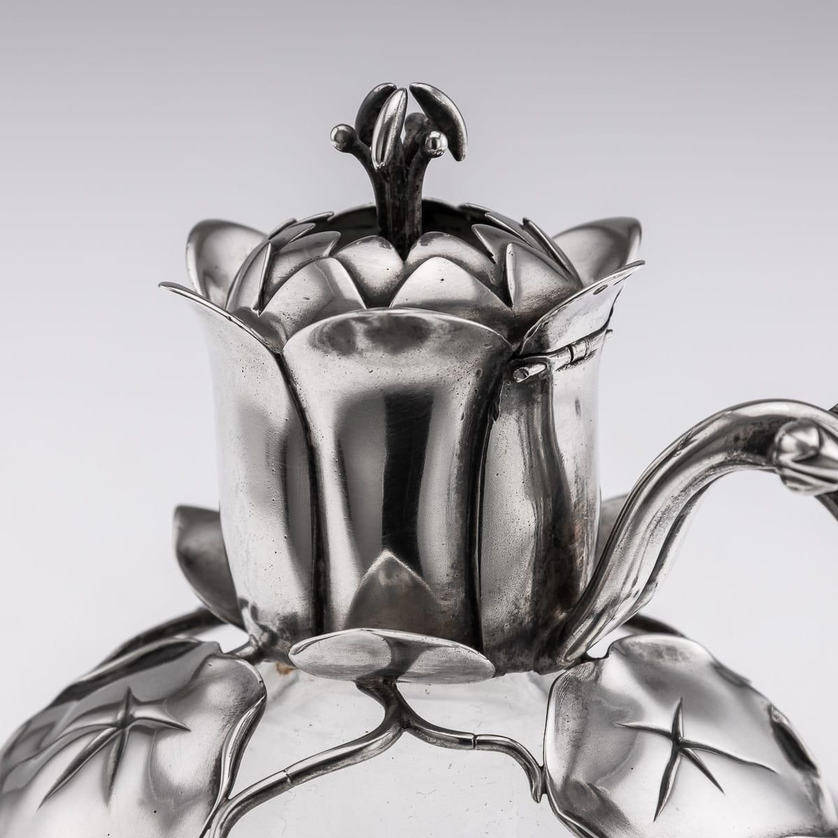 photo vinterior Antique 19th Century Victorian Solid Silver & Clear Glass Claret Jug C.1884