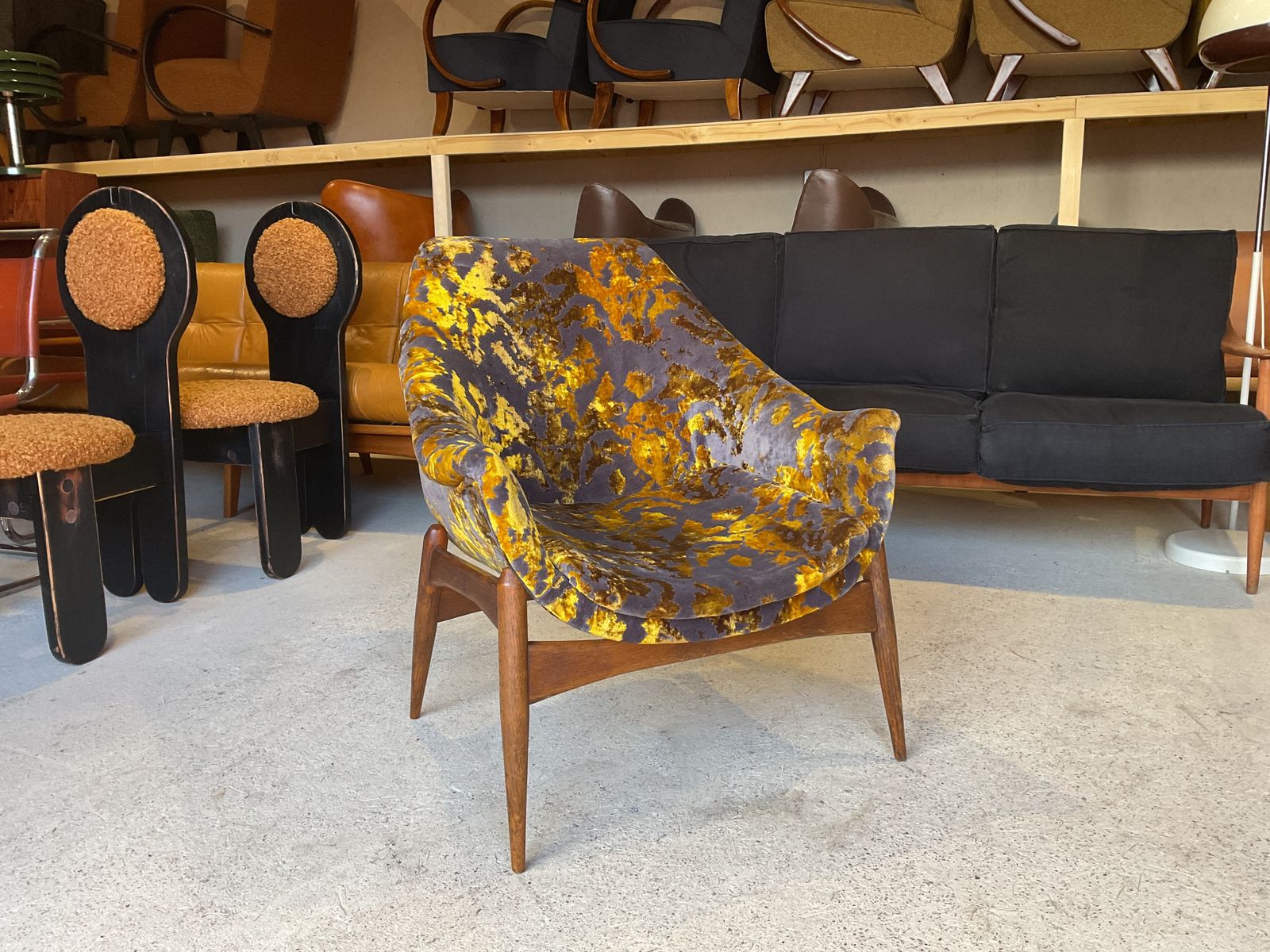 photo furniture Hungarian Armchair By Julia Gaubek 1950