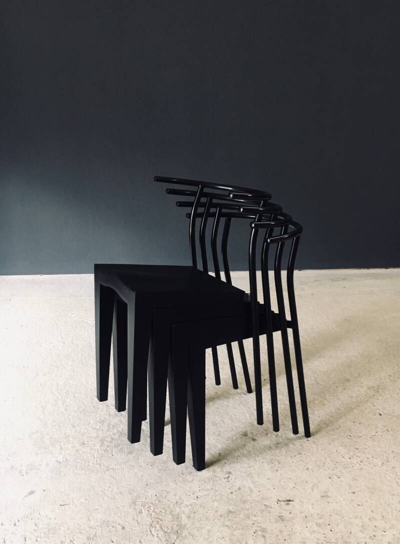 photo vinterior Postmodern Design DR. Glob Eetkamerstoelen Set Door Philippe Starck Voor Kartell, Italië, Jaren 1980