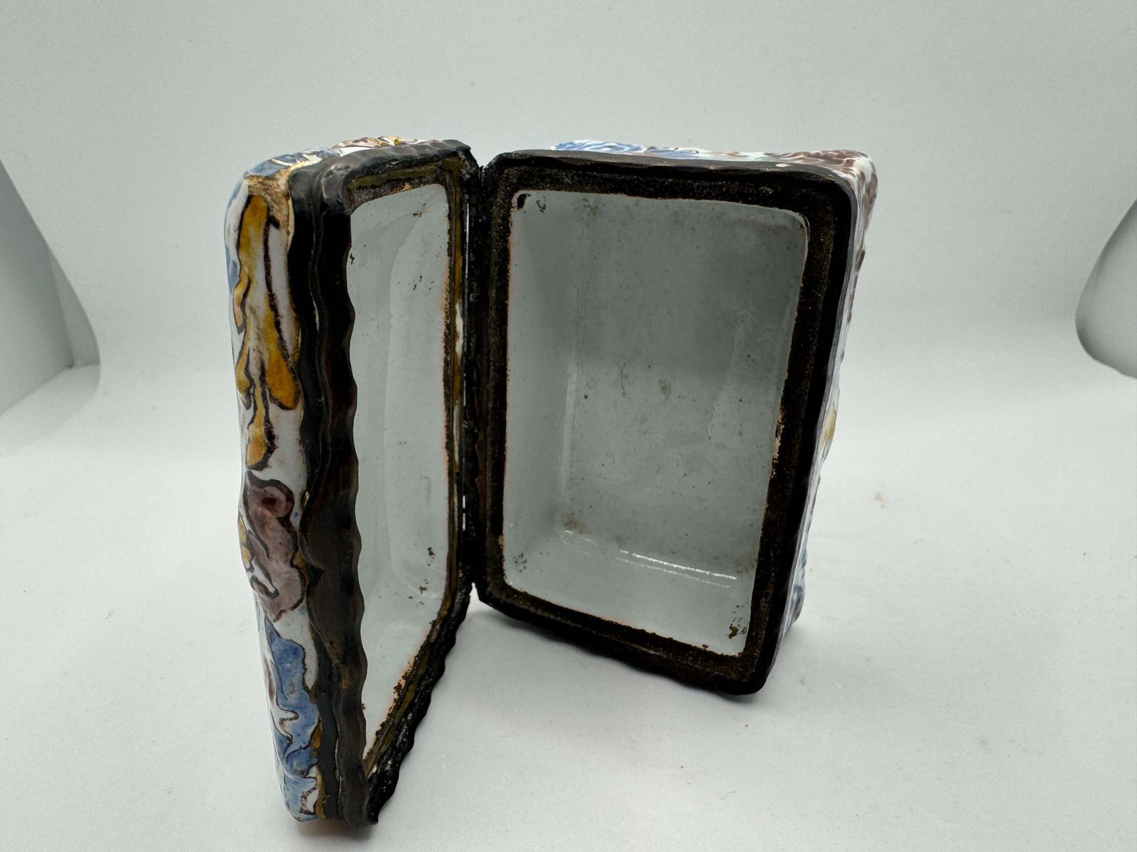 photo for sale 17th Century Dutch Delft Snuff / Patch Box