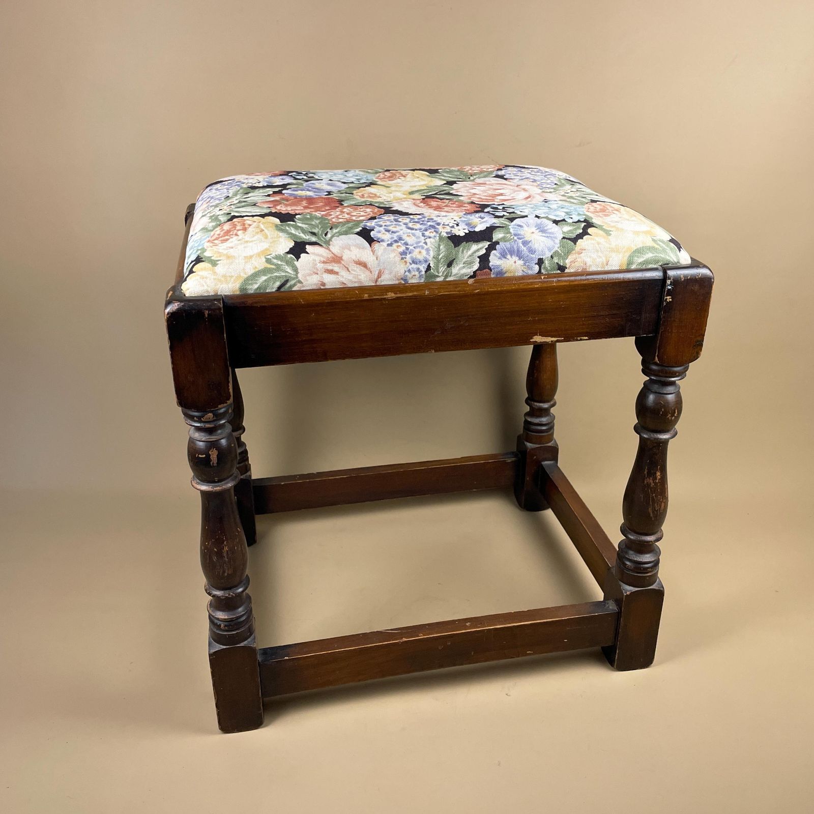Vintage Tapestry Footstool Floral Printed Pattern Upholstery Wooden Frame Cottage Style Country Home Decorative Farmhouse Accent Furniture photo furniture