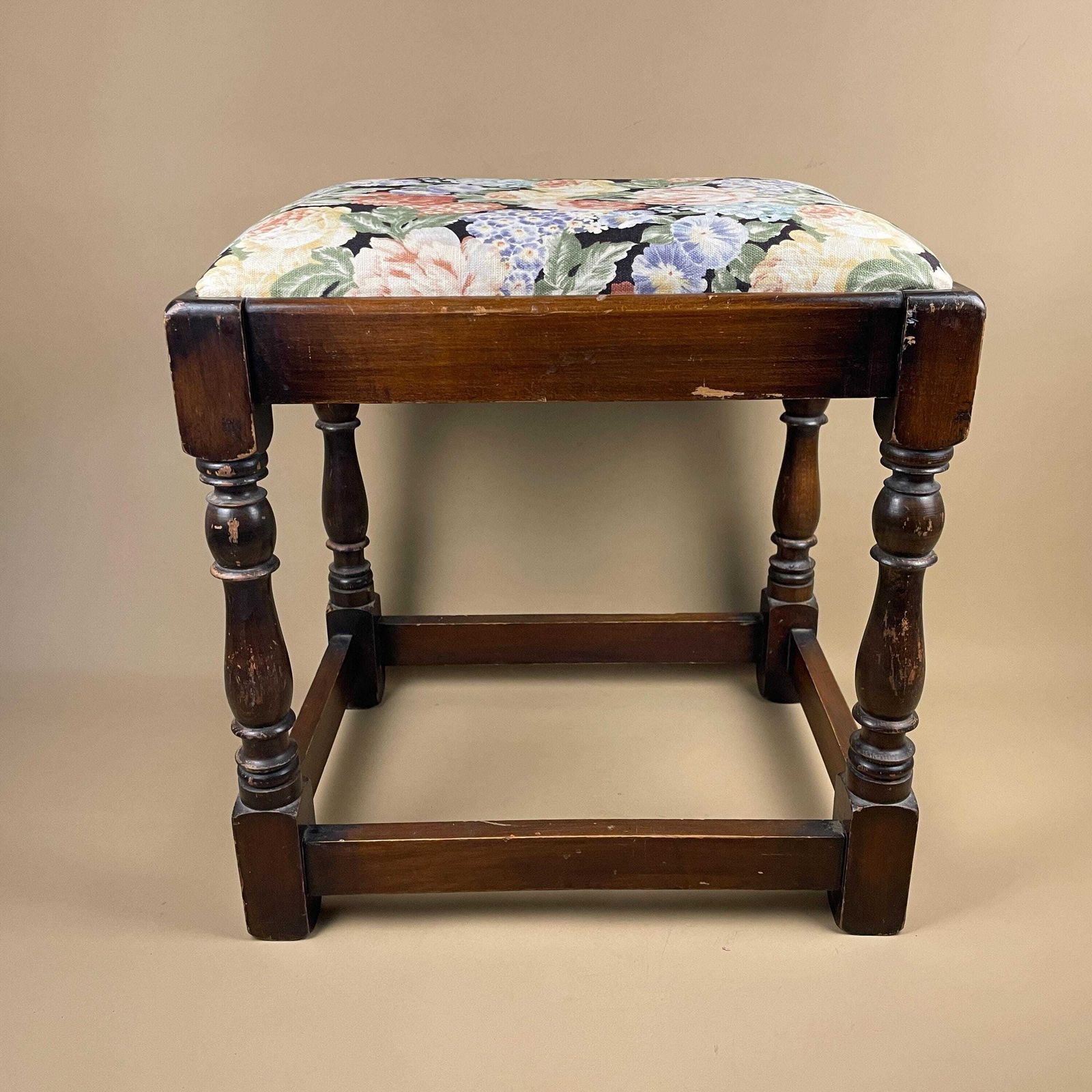 Vintage Tapestry Footstool Floral Printed Pattern Upholstery Wooden Frame Cottage Style Country Home Decorative Farmhouse Accent Furniture photo 79.0
