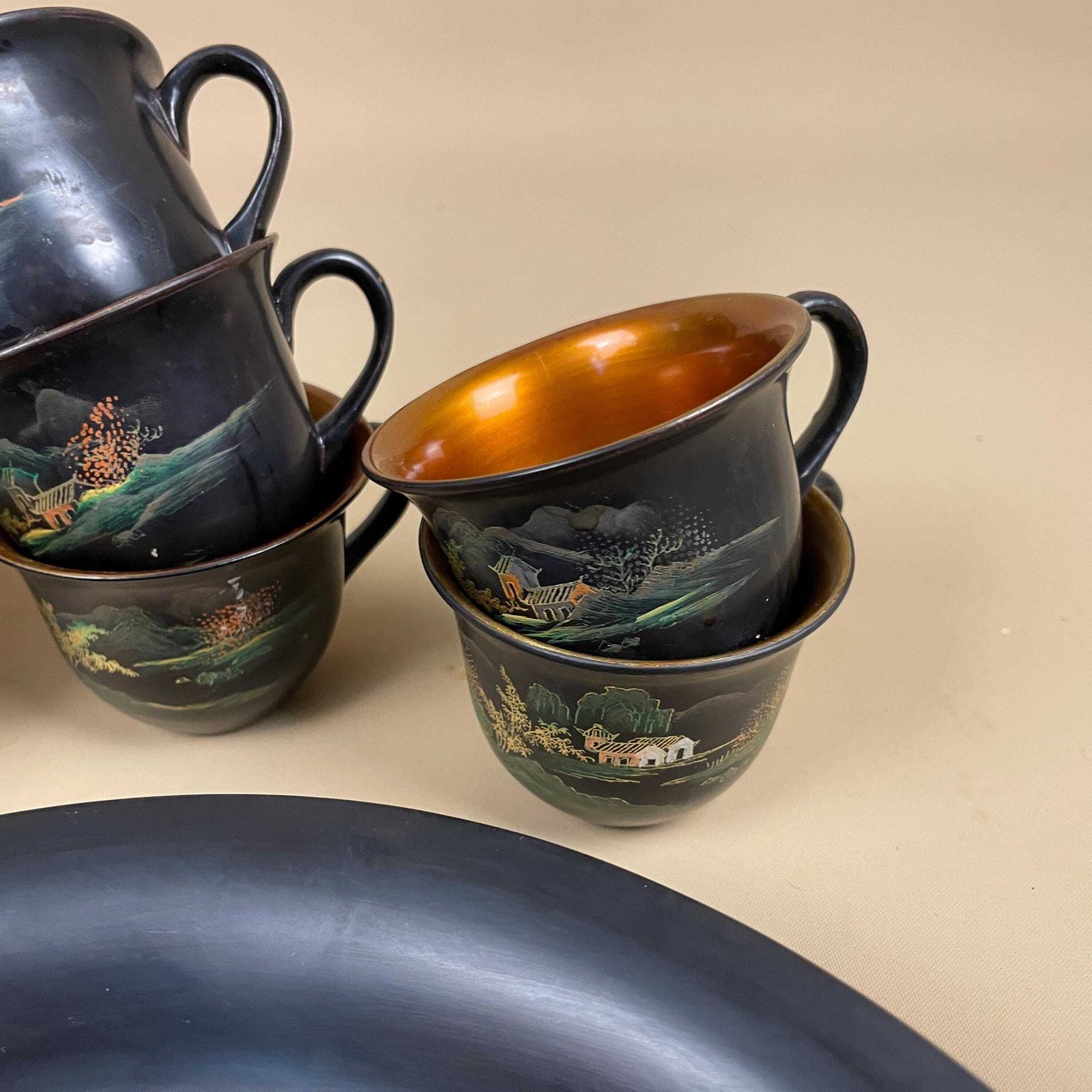 photo vinterior Japanese Lacquerware Tea Set Hand Painted Black Red Dragon Landscape Vintage Japanese Art Lacquer Cups Plates Bowls Spoons Oriental Decor