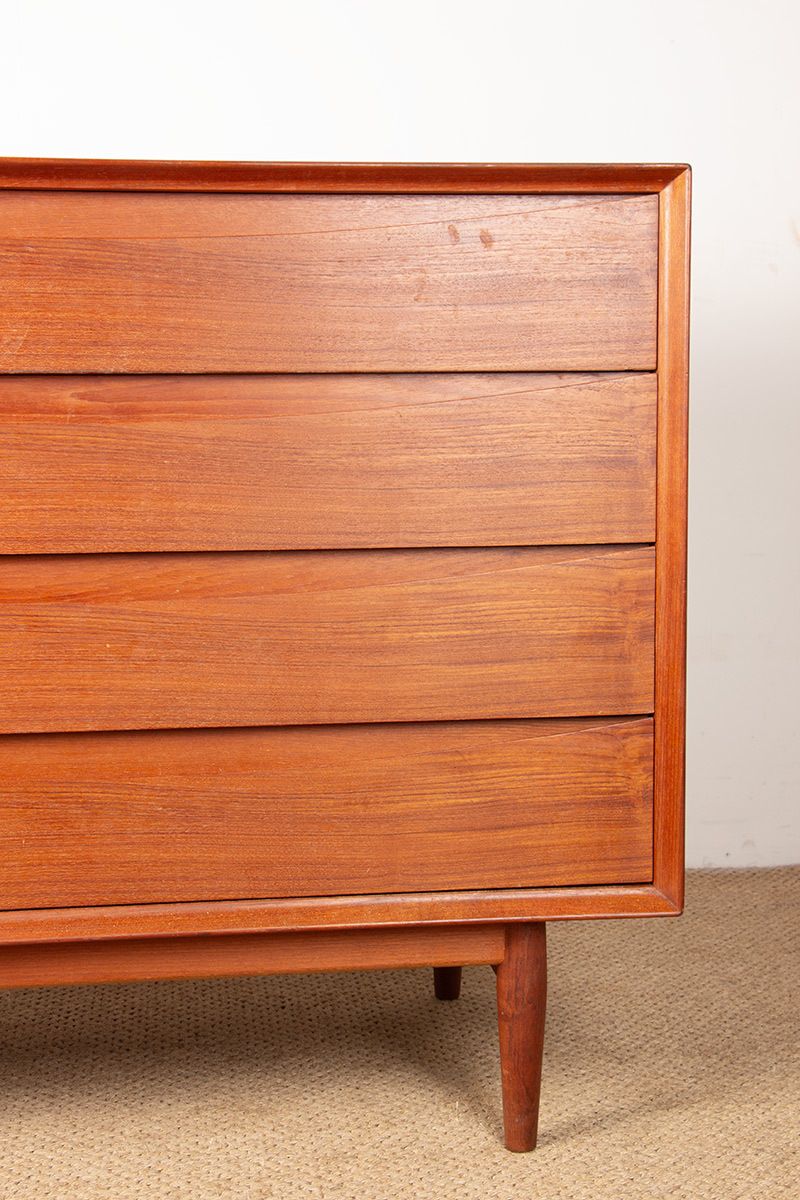 Danish Teak Chest Of Drawers, 4 Drawers By Arne Vodder For Sibast 1960. photo vinterior