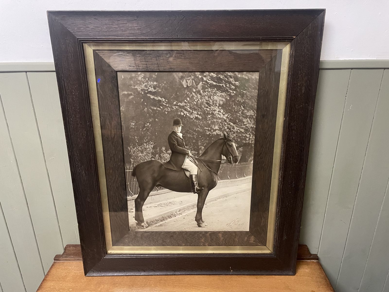Striking Large Antique Oak Framed Photographic Print Of Sir Winston Churchill photo for sale