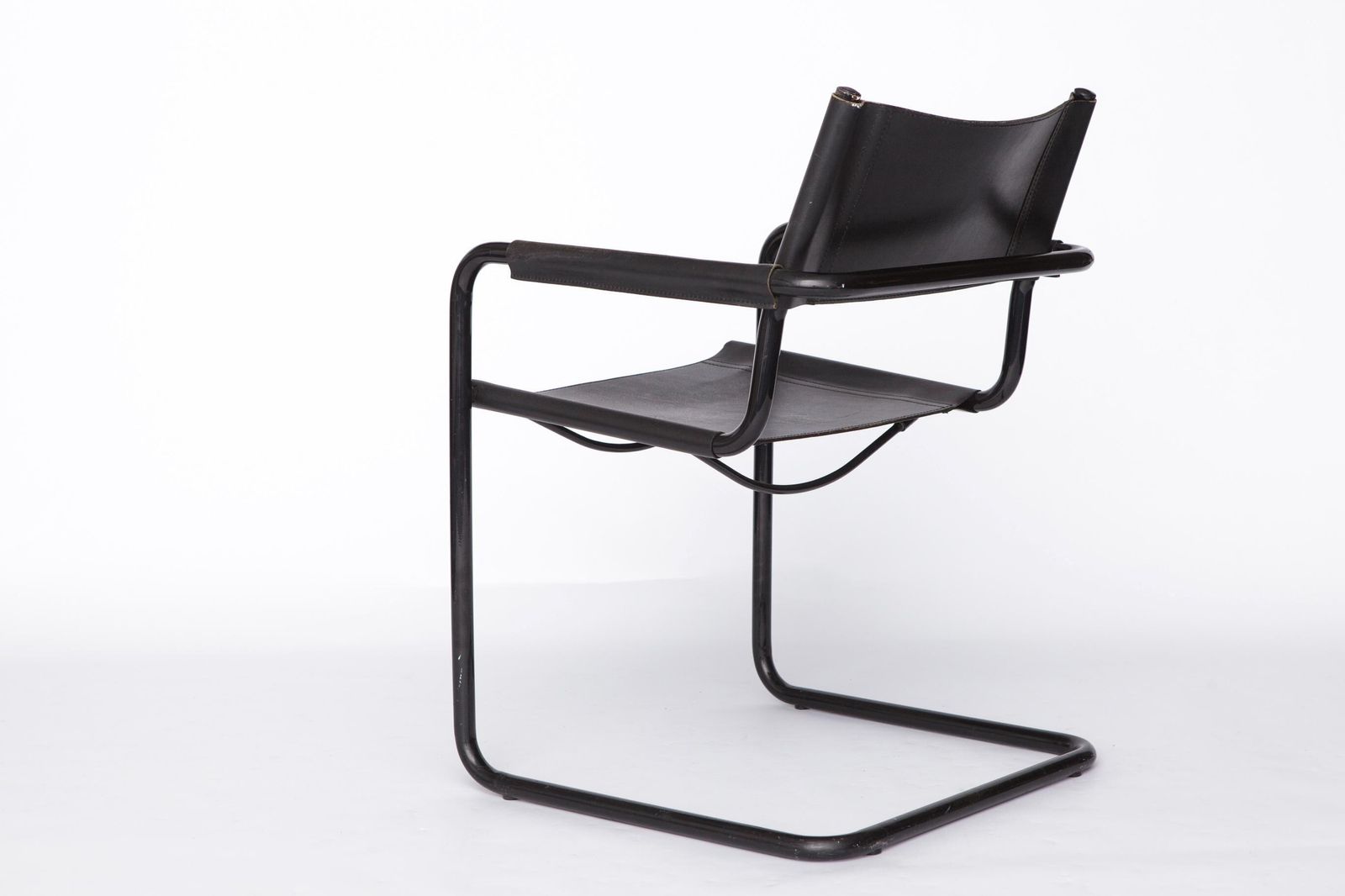 photo furniture Mid Century Bauhaus Cantilever Chair – Black Leather, Attributed To Mart Stam, 1980s Vintage Modern Design, Metal Frame