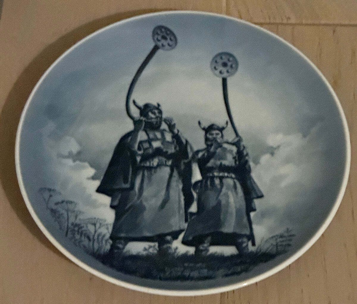 1978 Royal Copenhagen Denmark Viking Porcelain Plate "Sounding The Lur" photo furniture