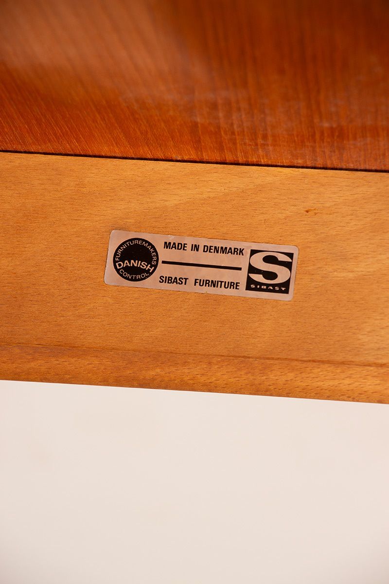 photo vintage Table à manger danoise carrée et extensible en teck, modèle 592, par Arne Vodder pour Sibast, 1960.