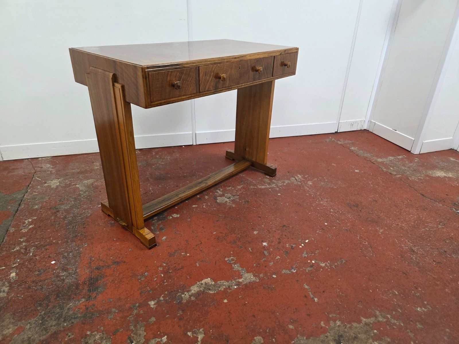 Heals Of London 1930s Walnut Art Deco Desk/Sidetable