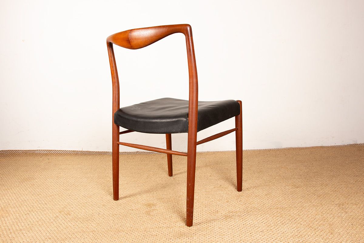 photo buy Pair Of Danish Teak And Skai Chairs By Lyngfeldt Larsen For Soren Willadsen Mobelfabrik 1960.