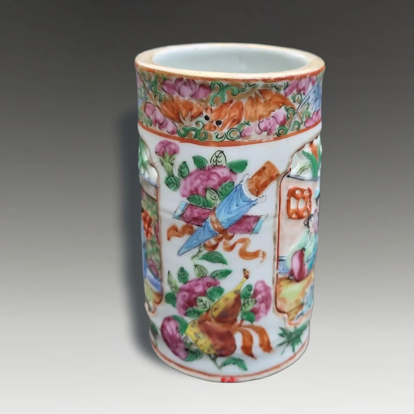Antique Chinese "Rose Medallion" Small Reticulated Brush Pot Circa 1830 11cm  H photo Home Decor