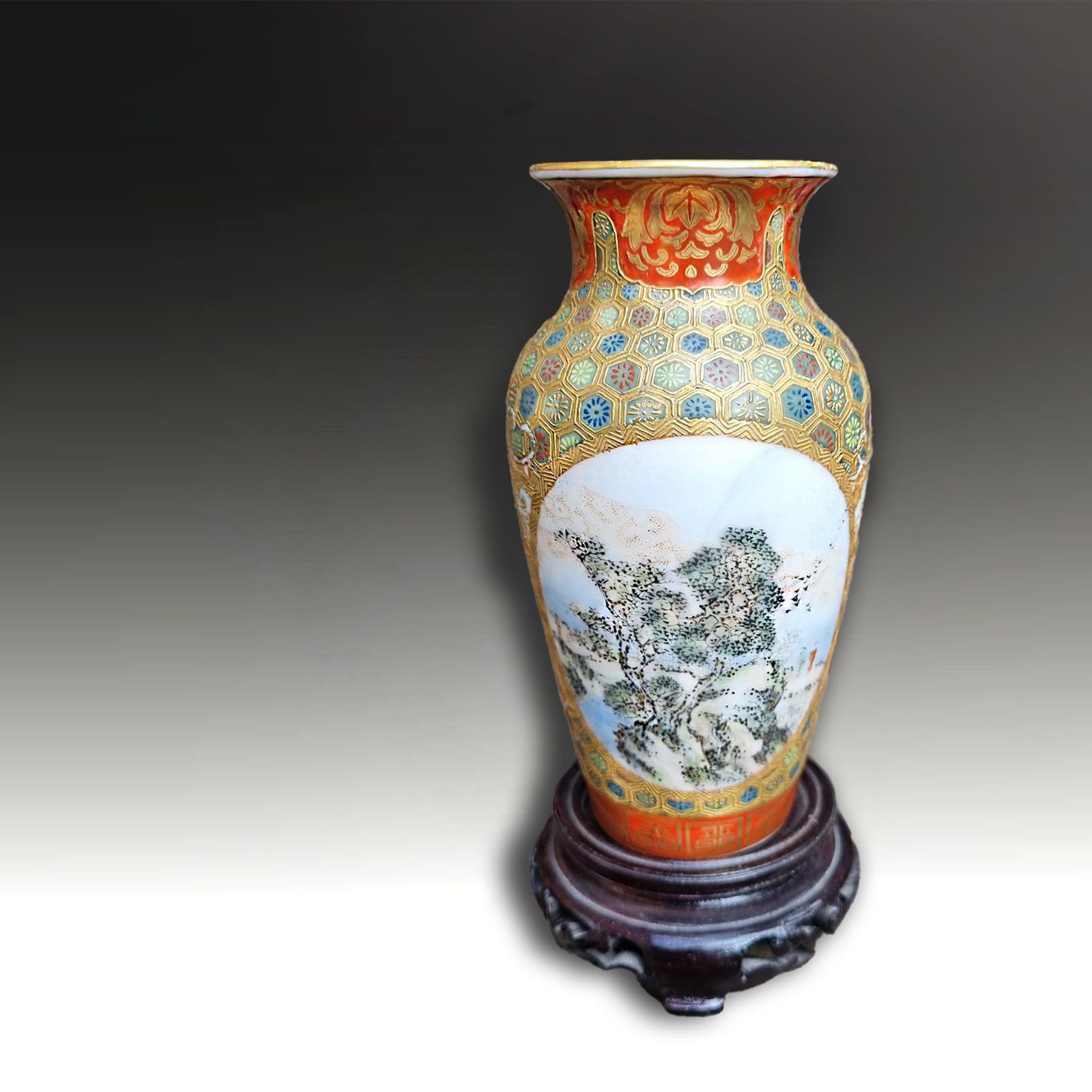 Japanese Meiji Kutani Satsuma Vase Of Incredible Quality.  16cm (6.5") High photo Home Decor
