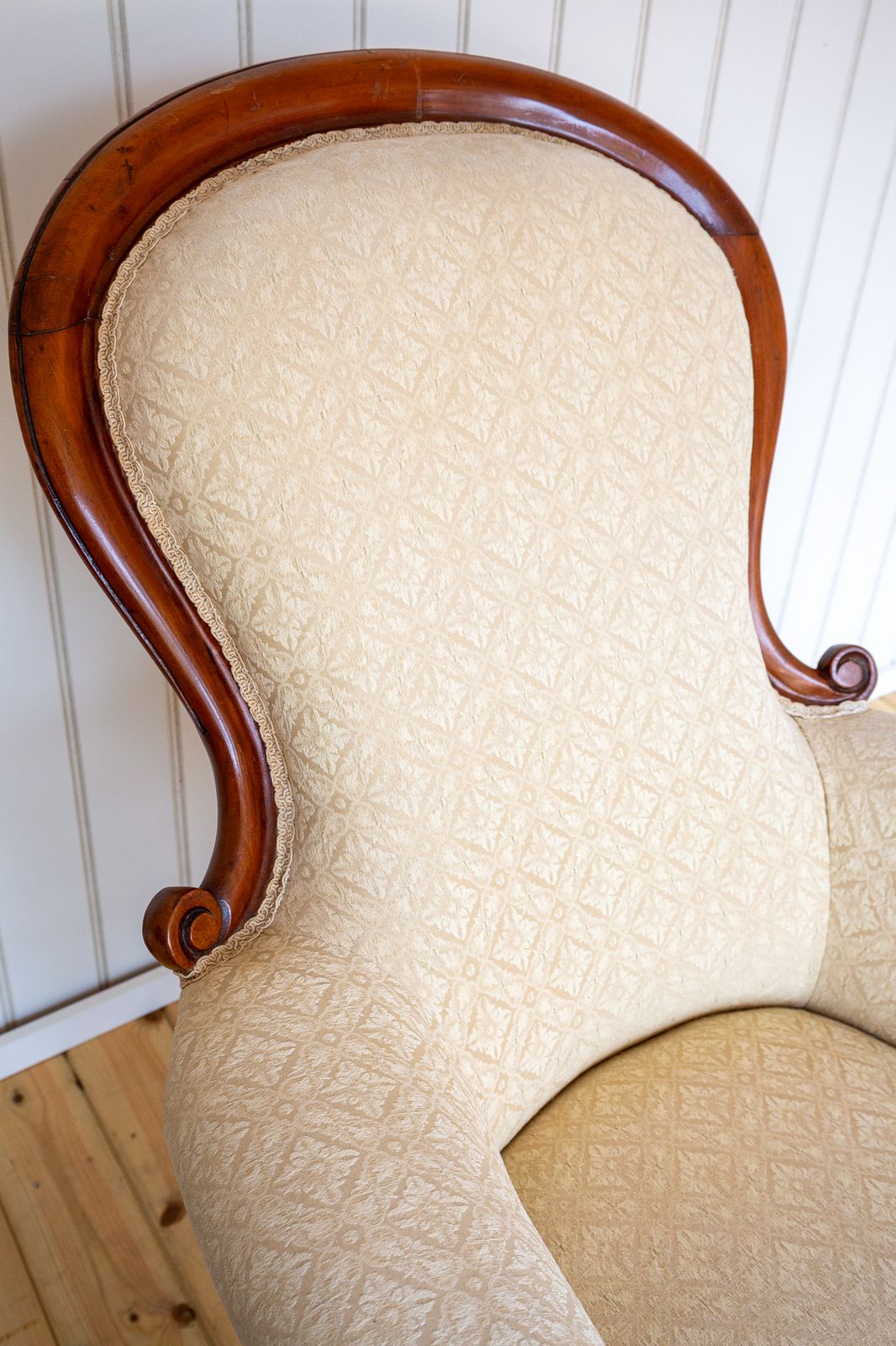 Victorian Walnut Armchair Fine Country House Salon Parlour Show Frame Spoon Back Cream Antiqu.E Reception Reading Lounge C.Hair photo Furniture