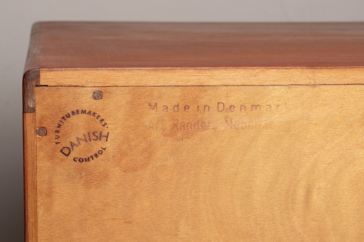 Enfilade danoise en teck modèle 42, par Harry Østergaard pour Randers Møbelfabrik, 1960. photo furniture