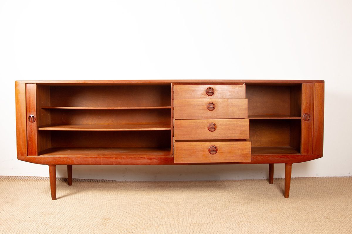 photo furniture Enfilade danoise en teck modèle 42, par Harry Østergaard pour Randers Møbelfabrik, 1960.