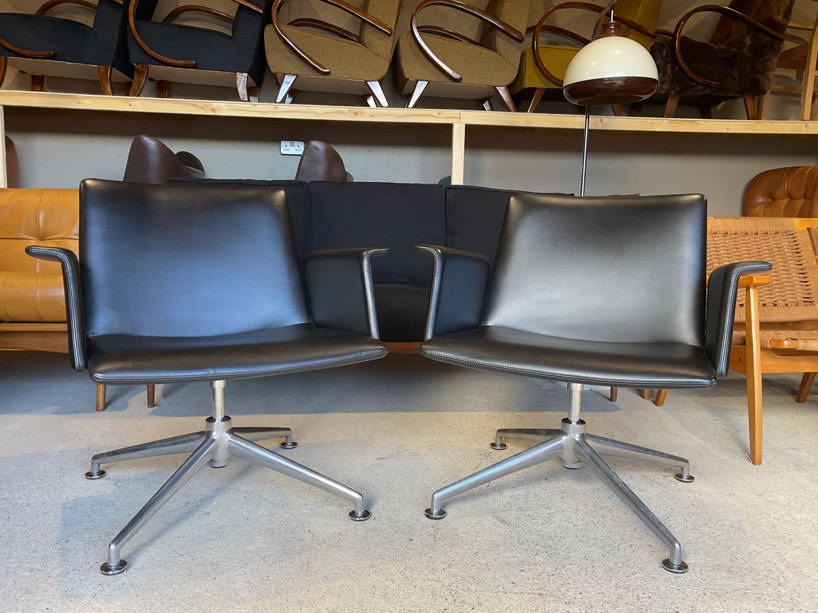 Knoll, Bauhaus Style Armchairs Designed By Brunner , 2013, Set Of 2 photo vinterior