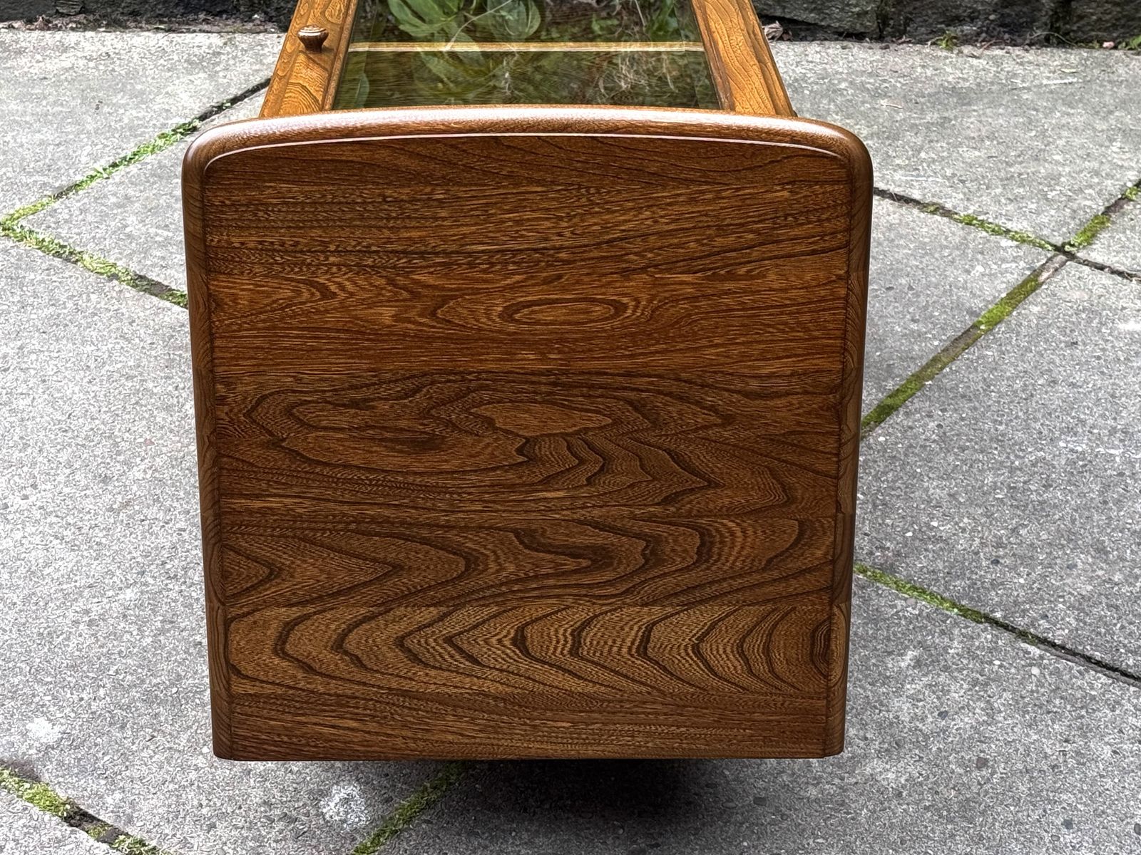 295.0 An Ercol Warwick Golden Dawn Elm Cd Hi Fi Storage Cabinet / Media Stand photo