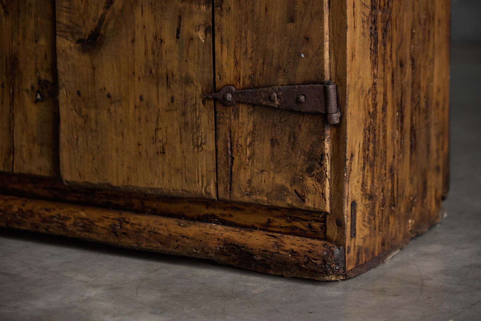 Rustic Travail Populaire Cabinet, France, Late 18th Century photo 4790.0