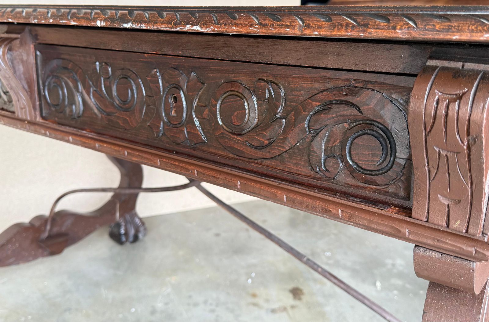 photo vinterior Table de bibliothèque ou bureau de style baroque espagnol en chêne, XIXe siècle, deux faces
