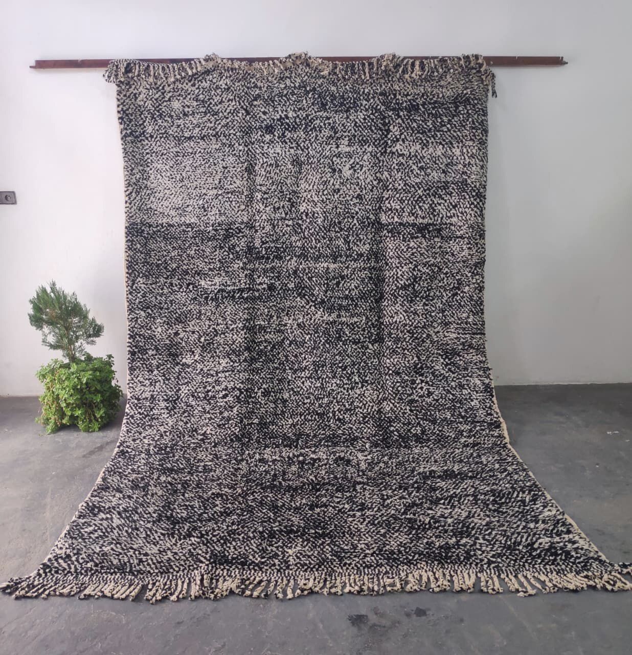 Large Black And Cream Beni Ourain Style Wool Rug 300x200 Cm