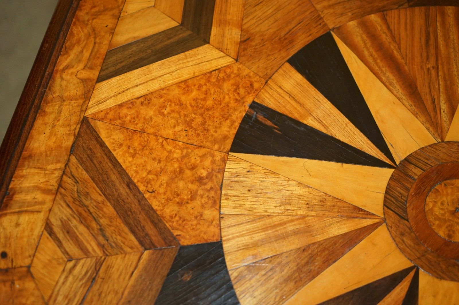 Furniture Sublime Cir 1800 Antique Specimen Wood Occasional Tilt Top Table Burr Walnut Oak photo