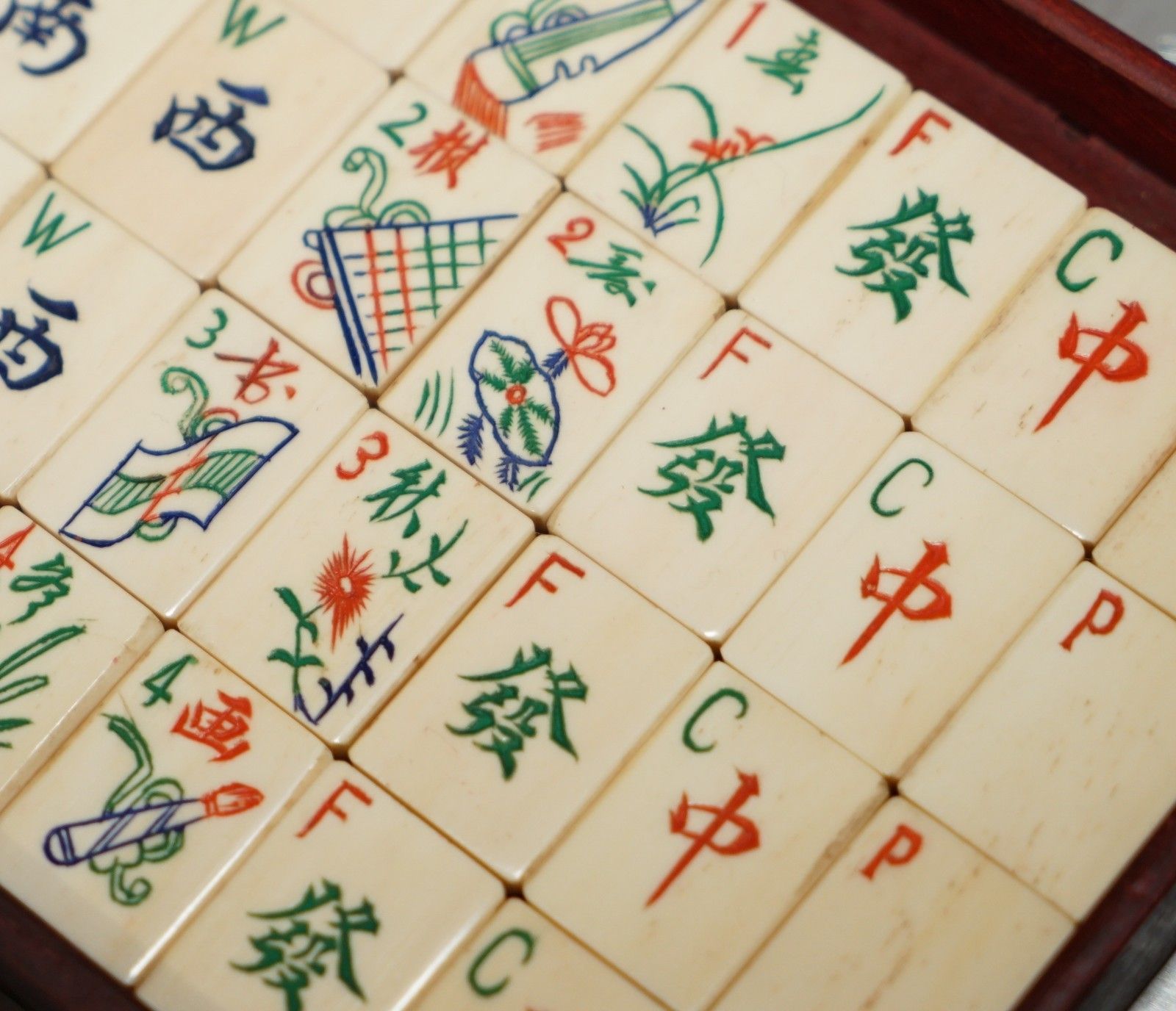 1495.0 Antique Collectable Mahjong Circa 1920's Chinese Export Period Hand Carved Case photo
