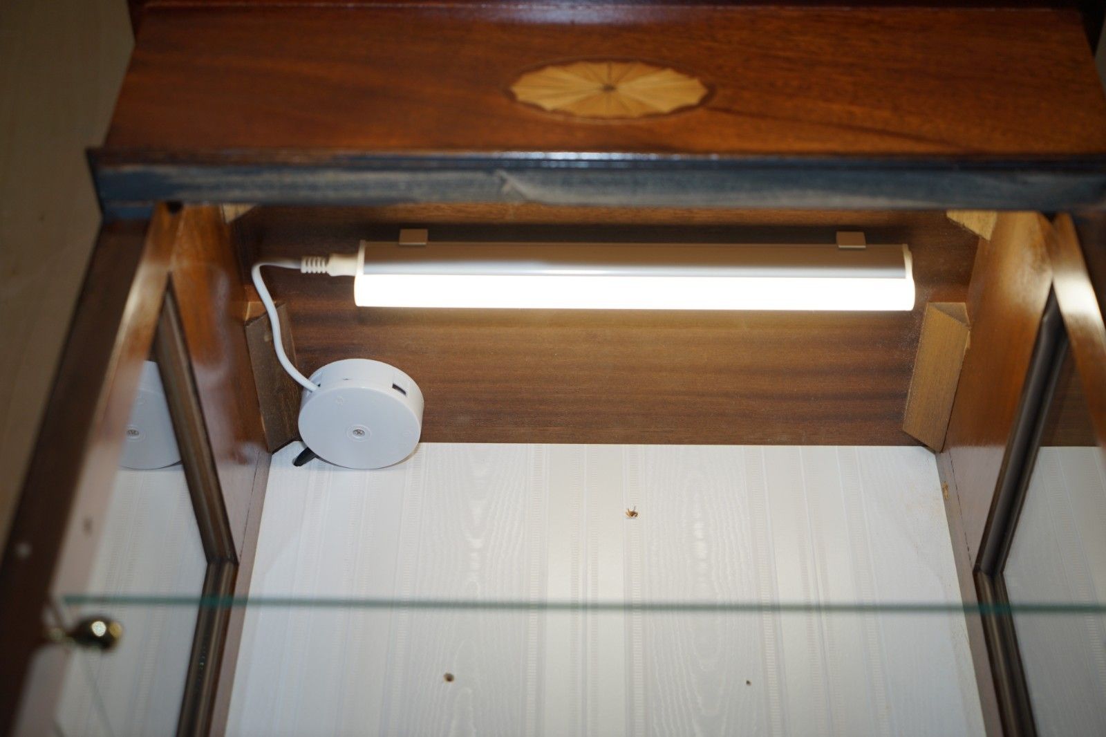 10000.0 Suite Of Five Sheraton Revivial Led Light Display Cabinets With Glass Shelves photo