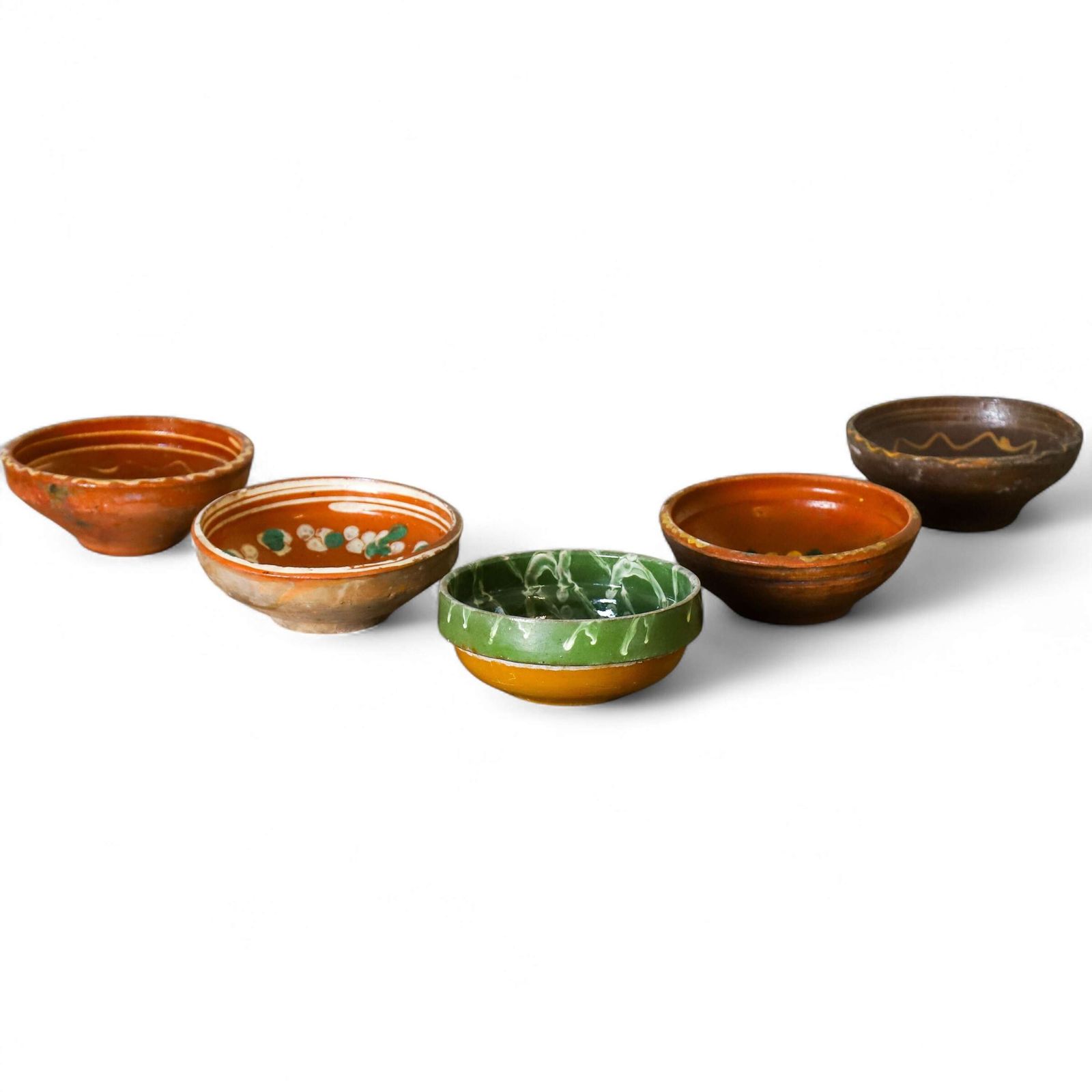 Early 20th Century C.1920s Welsh Vernacular Set Of Five Semi Glazed Earthenware Bowls