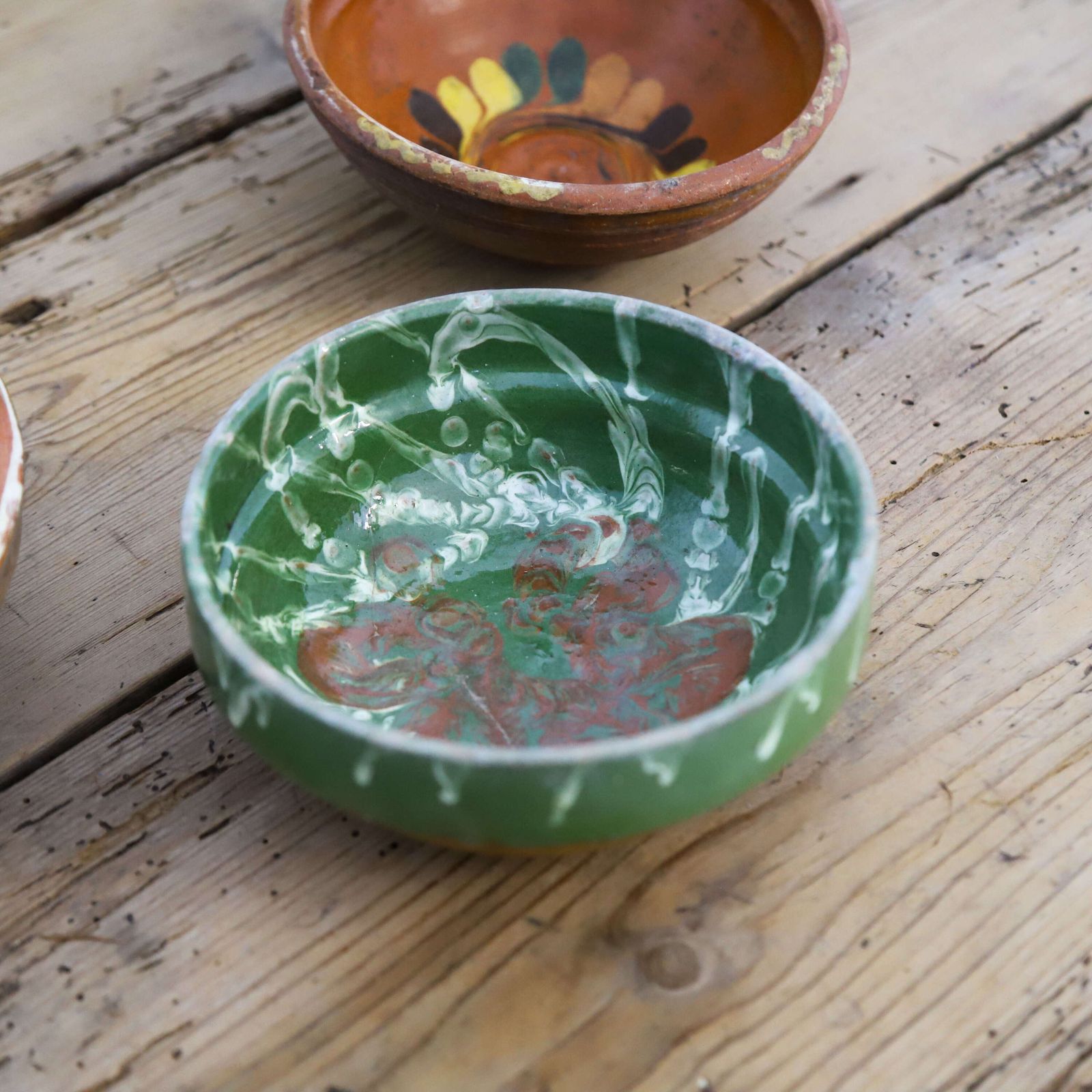 photo furniture Early 20th Century C.1920s Welsh Vernacular Set Of Five Semi Glazed Earthenware Bowls