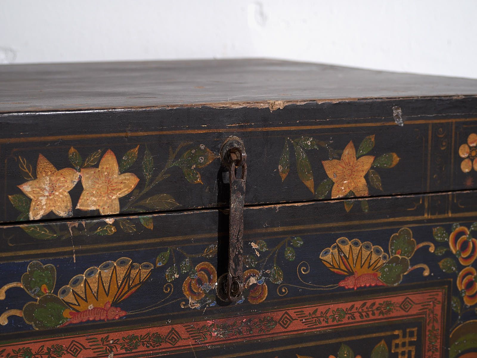 Original Illustrated Chinese Opera Trunk (China, C.1900) photo furniture
