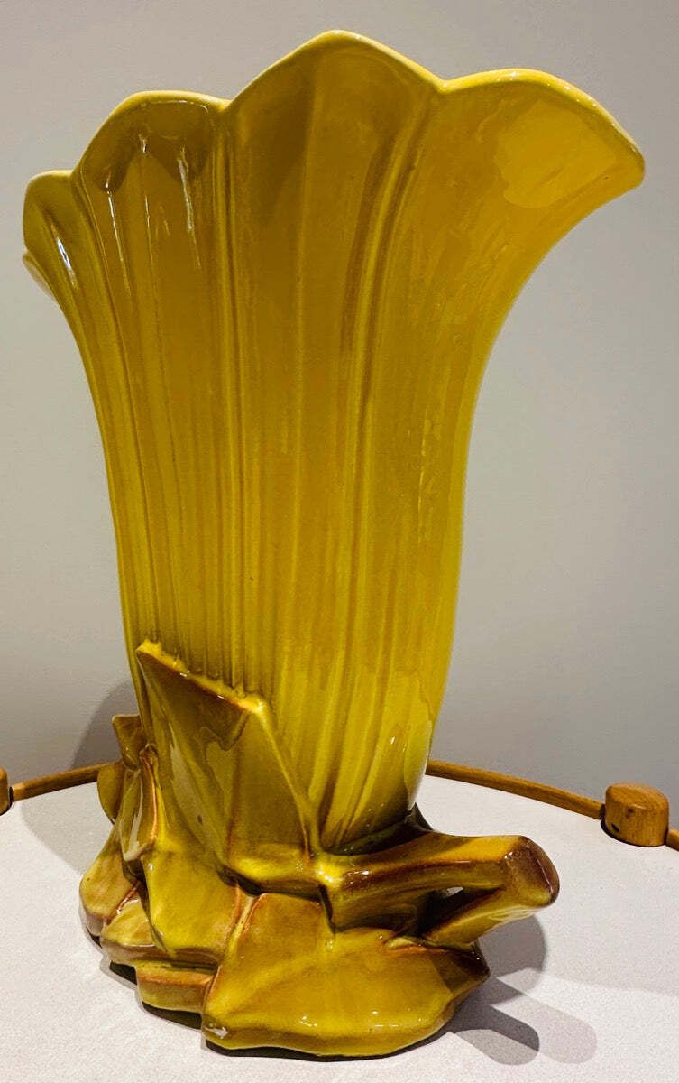 Home Decor Vintage 1950s Mccoy USA Pottery Yellow & Gold Glazed Tulip Fan Vase photo