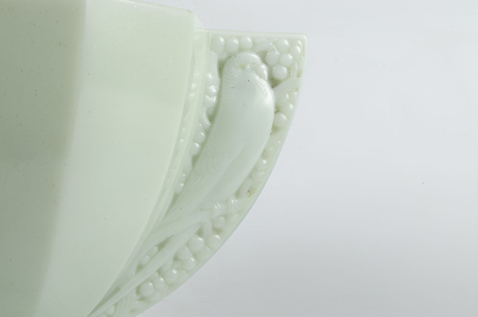 Pair Of Early 20th Century Art Déco Pale Green Opaline Glass Decorative Vases With Parrot Handles, France photo vintage