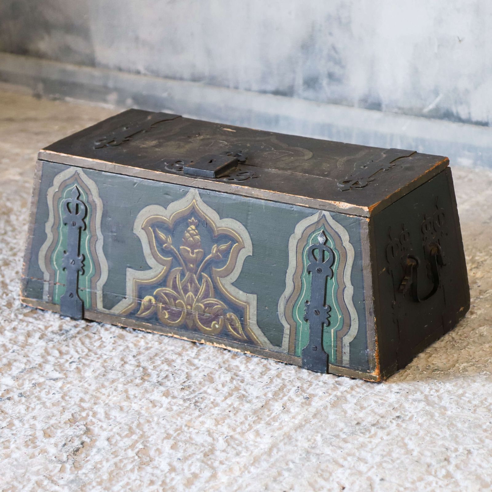 Antique European Folk Art Decoration Chest/Box Dated 1897   Hand Forged Iron Fittings photo Home Decor