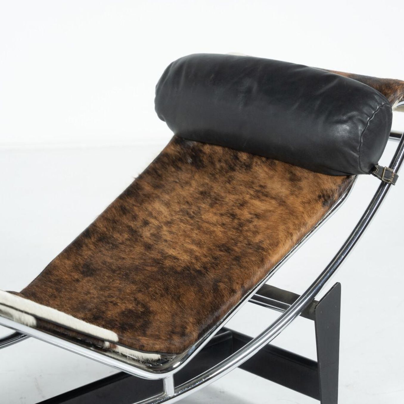 Early Edition Le Corbusier Lounge Chair Lc4 For Cassina, Italy photo buy