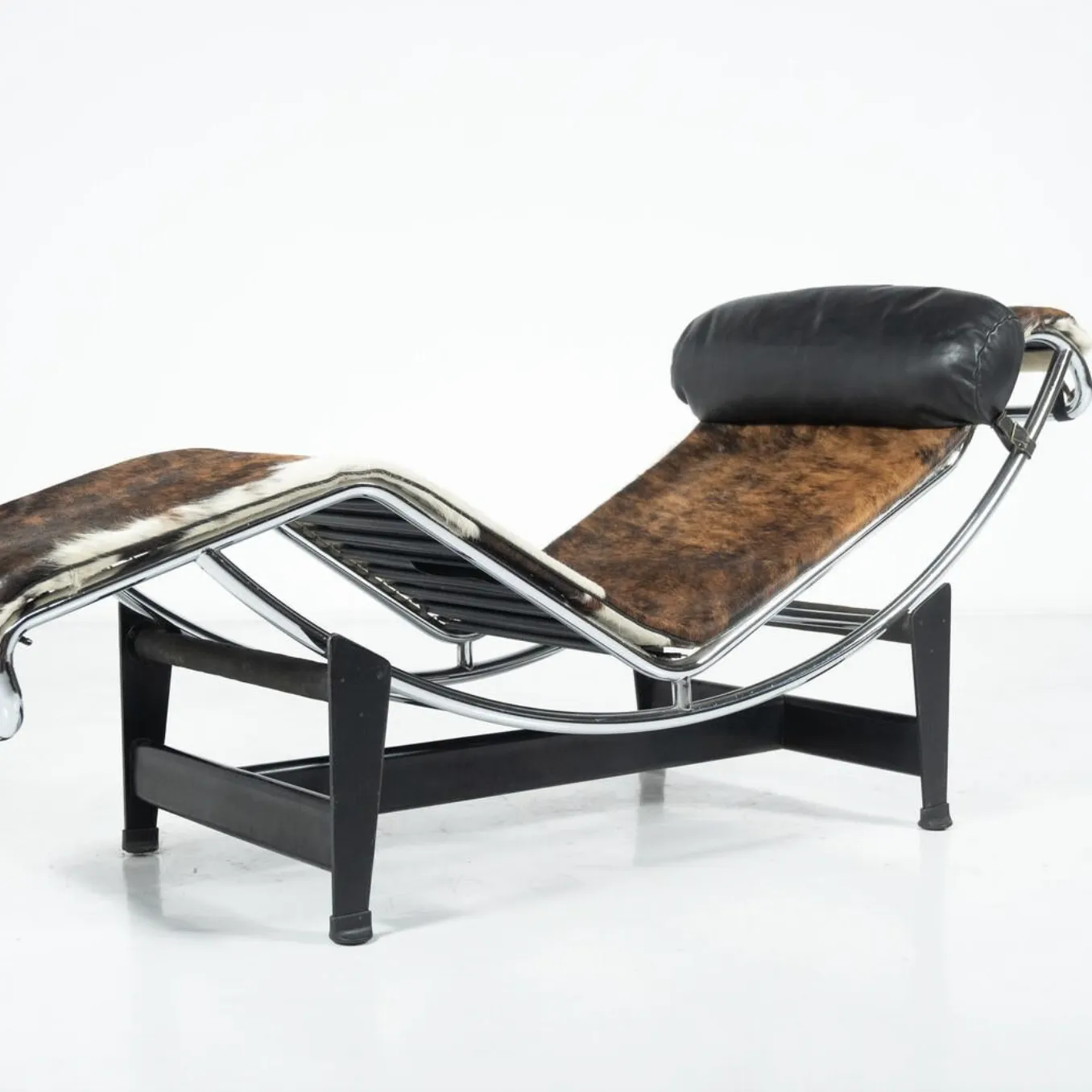 photo vinterior Early Edition Le Corbusier Lounge Chair Lc4 For Cassina, Italy