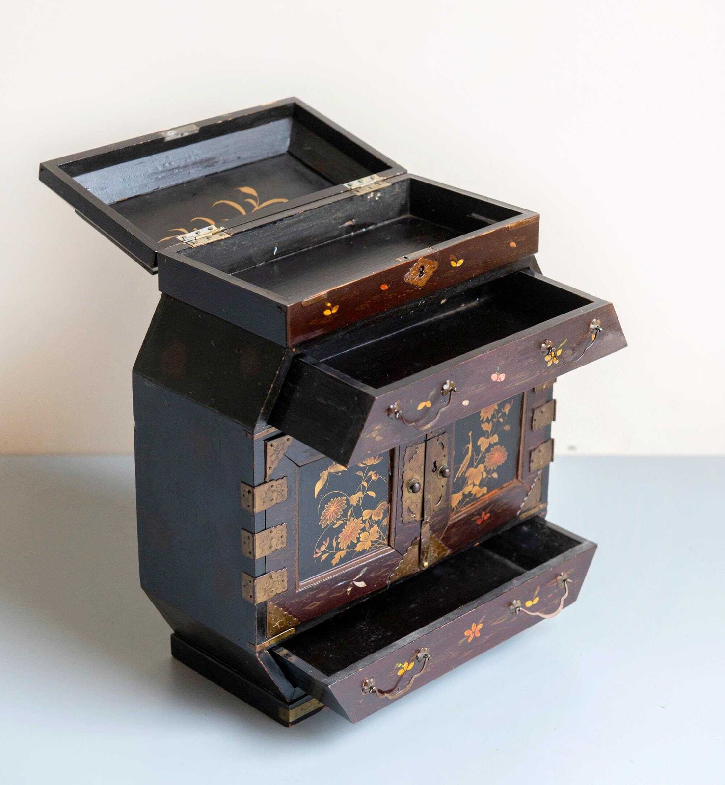 Antique Japanese Cabinet – Meiji Period Lacquered Storage Box – Hand Painted Oriental Chest Of Drawers – Asian Jewelry Box photo vinterior