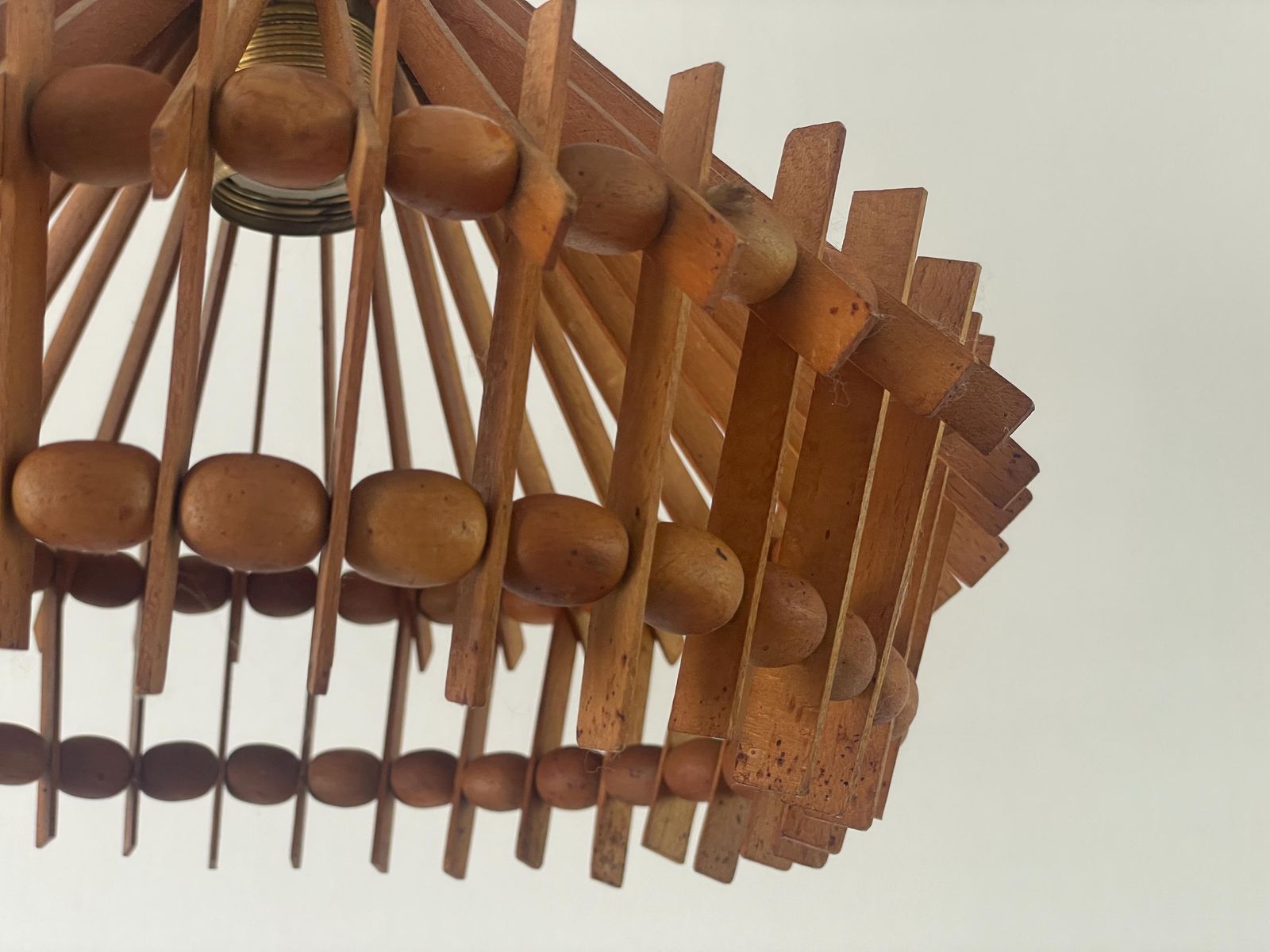 photo vintage Italian Hand Crafted Pair Of Wood Pendant Lights, 1960s, Italy