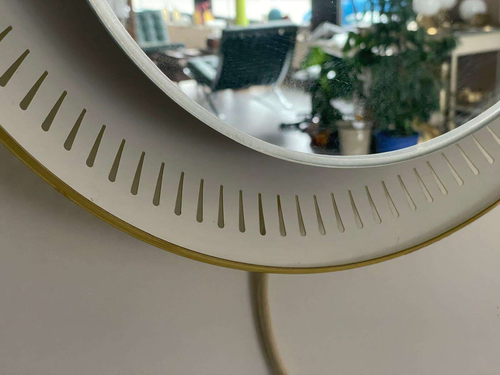 photo vintage Mid Century Modern Round Yellow And White Wall Mirror With Light By Hillebrand, 1950s, Germany