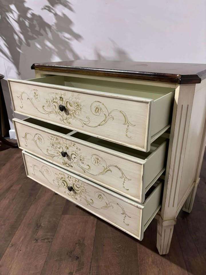 photo furniture Contemporary Painted Chest Of Drawers