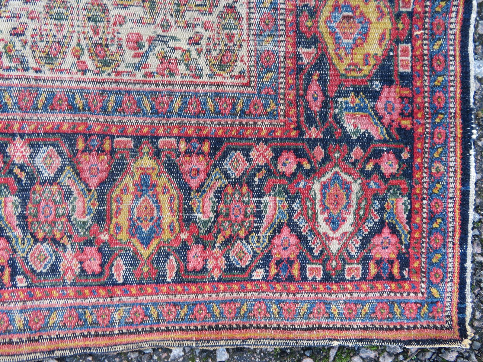 photo for sale Country House 19th Century Fereghan Feraghan Rug. 200cm X 132cm.
