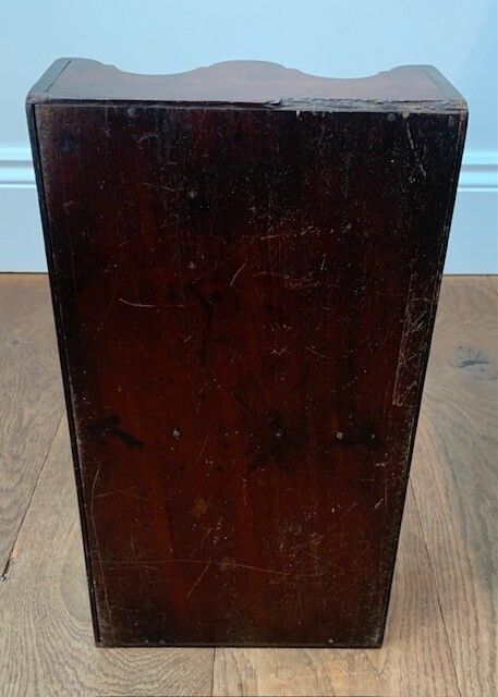 photo vintage Very Fine George III Mahogany And Brass Four Section Wine Bottle Carrier Or Caddy