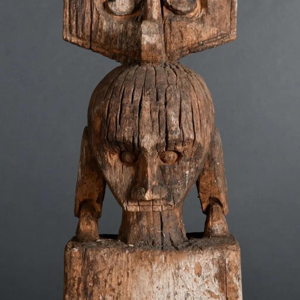 Leti Ancestor Figure In Patinated Hand Carved Wood – Tribal Art From Indonesia photo Art