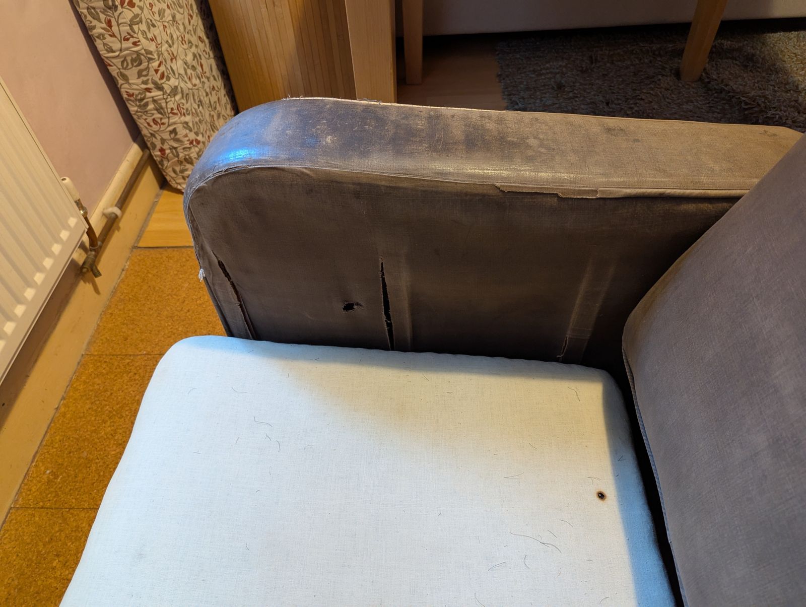 Minty Armchair 100 Yrs Old Structurally Sound Needs Reupholstering. Very Comfortable. 79cm Wide, 90cm Tall, Seat 44cm. photo Furniture