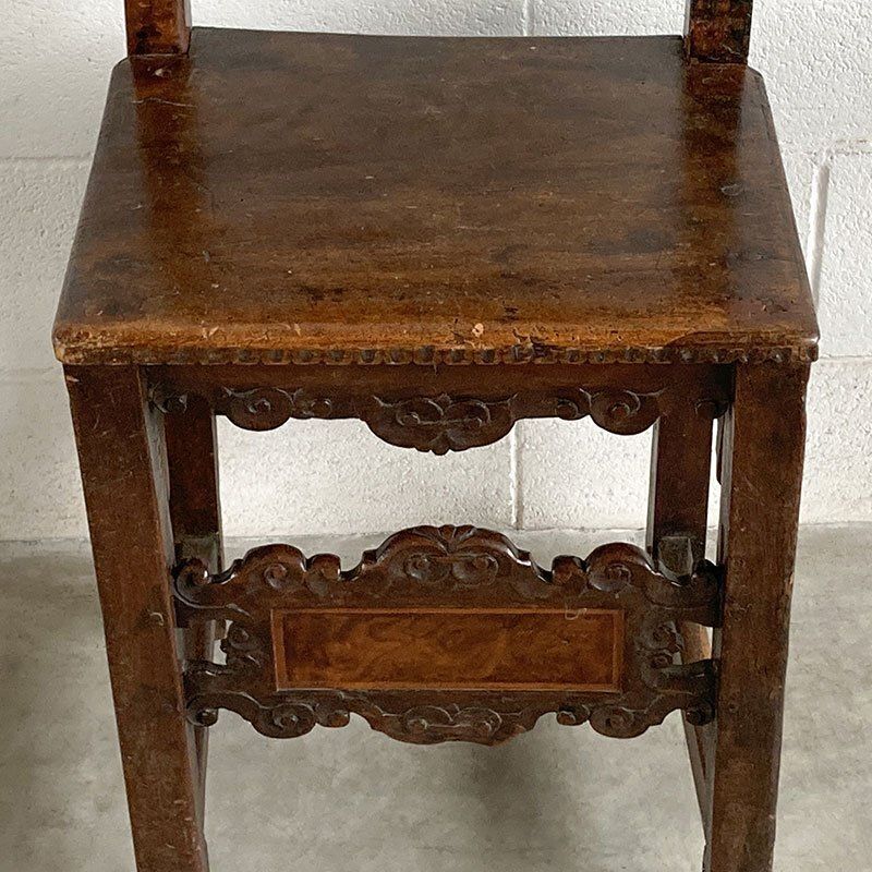 Furniture Renaissance Chair In Carved Walnut photo